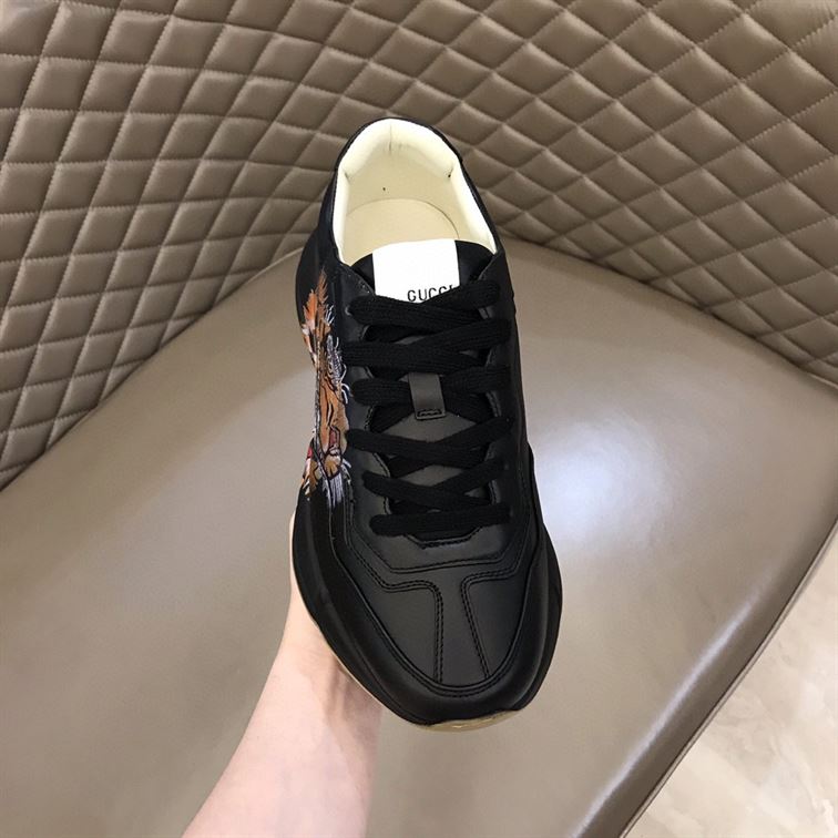 Gvc*1 RHYTON LEATHER SNEAKER WITH TIGER GCC017