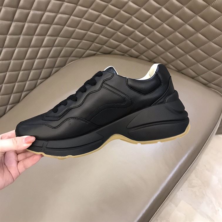Gvc*1 RHYTON LEATHER SNEAKER WITH TIGER GCC017