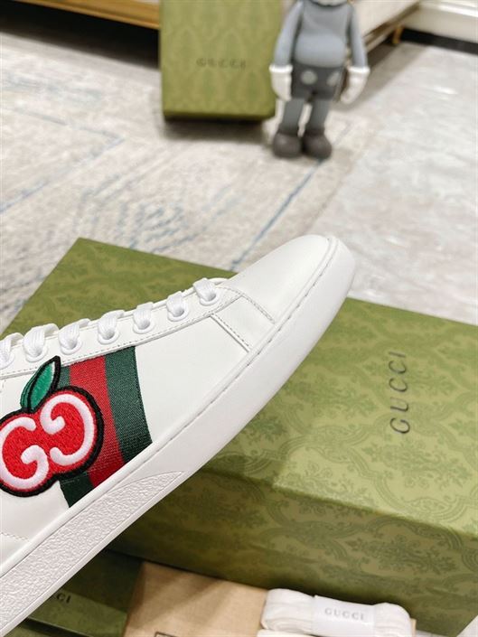 Gvc*1 Dupes Shoes INTERLOCKING G SNEAKERS GCC094