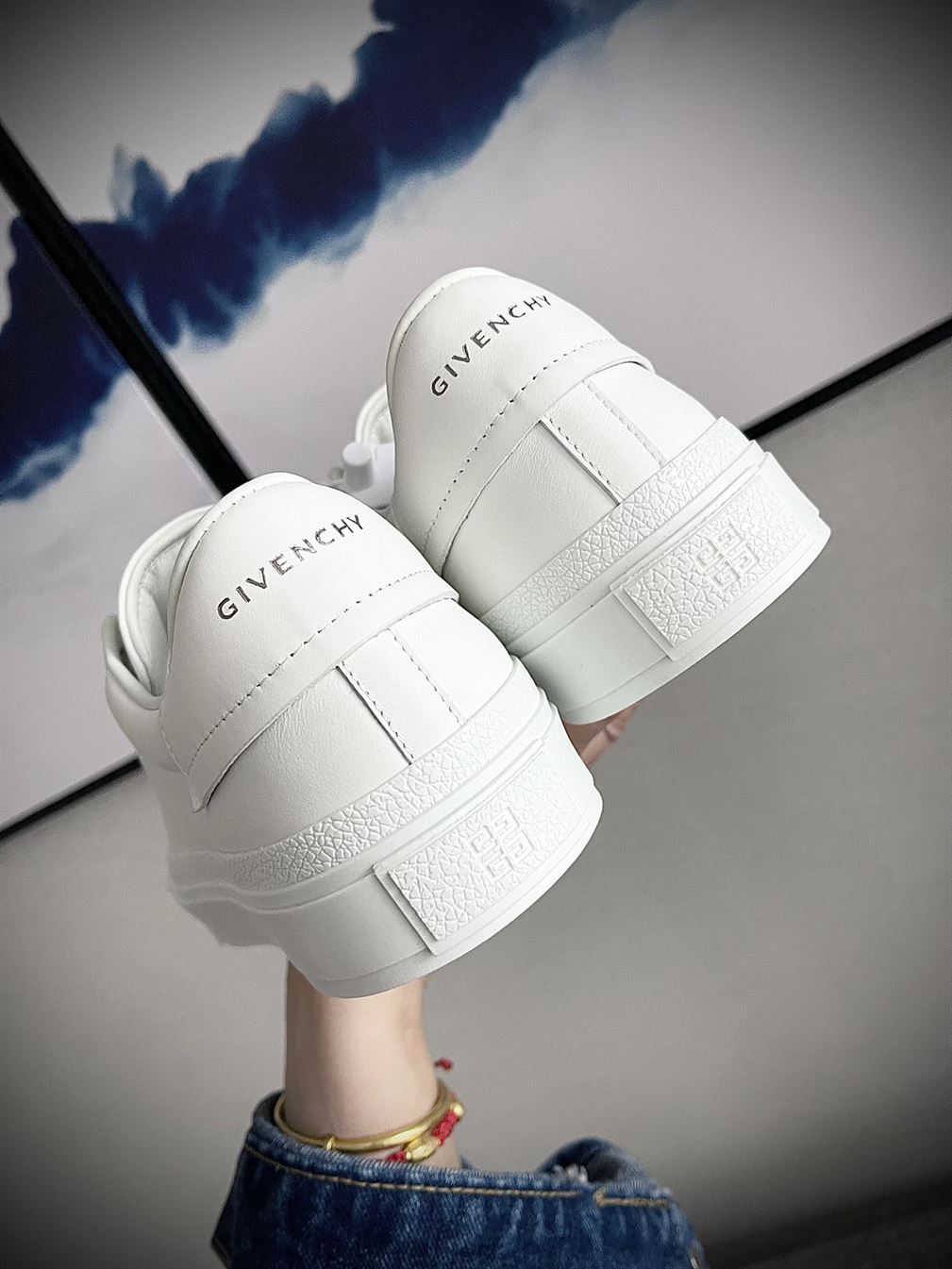GIVENCHY SNEAKERS WITH ELASTIC BAND   GVC001