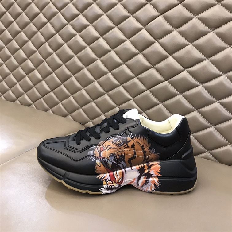 Gvc*1 RHYTON LEATHER SNEAKER WITH TIGER GCC017