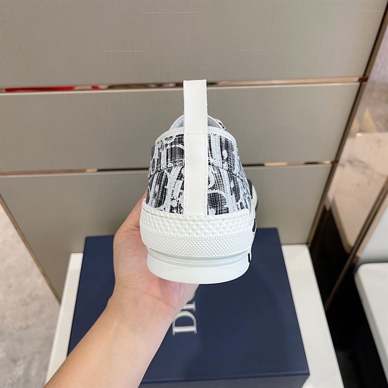 D10r B23 LOW-TOP SNEAKER   DO023