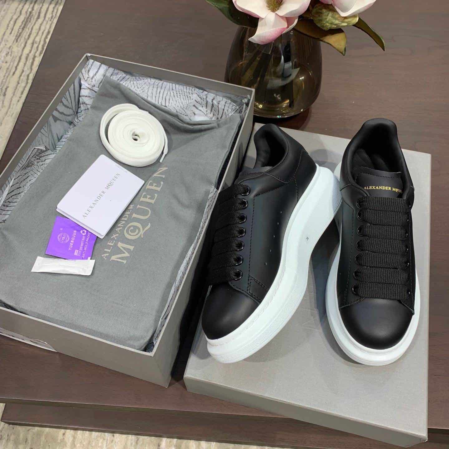 A1exa*der Mcqv*en Sneaker Dupe - AM12