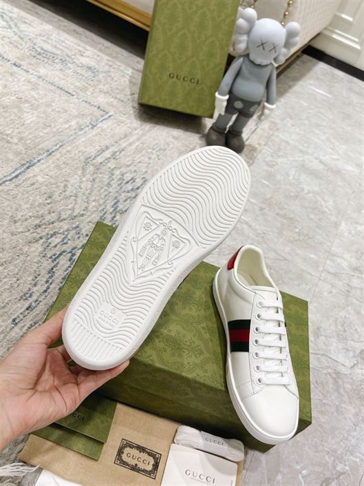 Gvc*1 Dupes Shoes INTERLOCKING G SNEAKERS GCC094