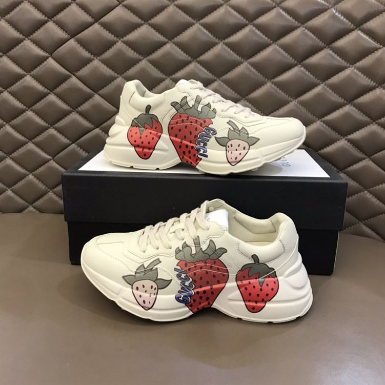 Gvc*1 RHYTON STRAWBERRY SNEAKERS GCC018