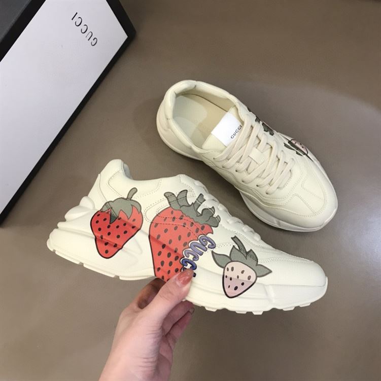 Gvc*1 RHYTON STRAWBERRY SNEAKERS GCC018