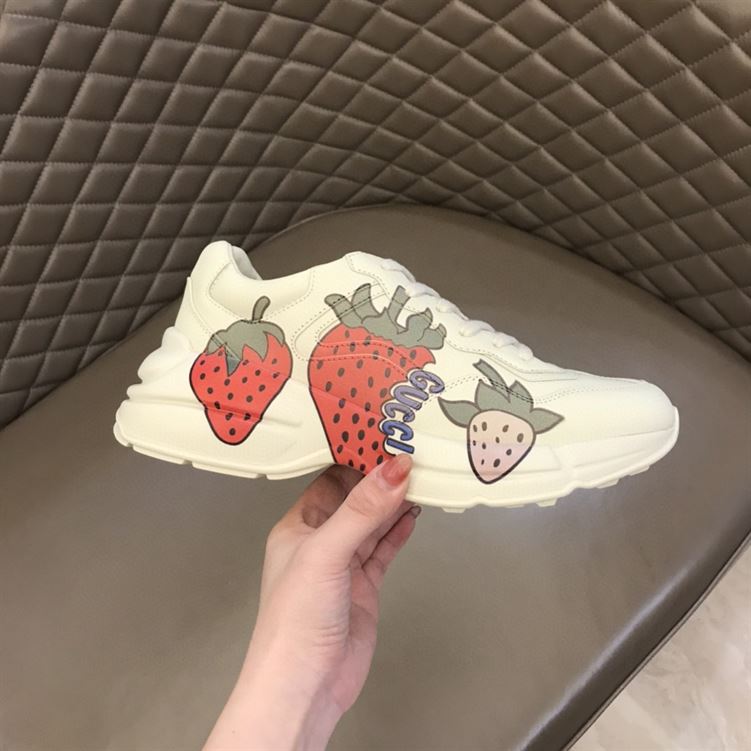 Gvc*1 RHYTON STRAWBERRY SNEAKERS GCC018