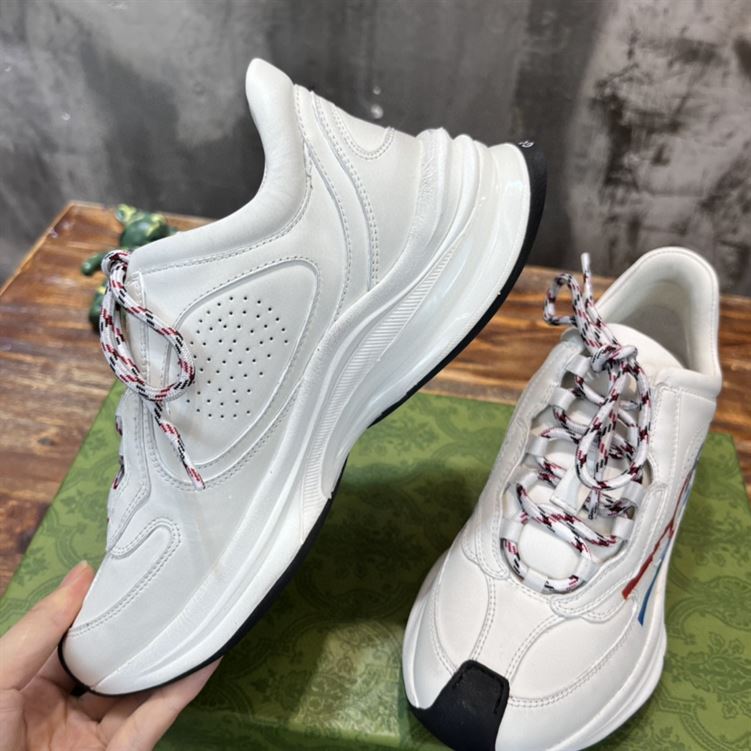 Gvc*1 RUN SIDE-STRIPE SNEAKERS GCC096
