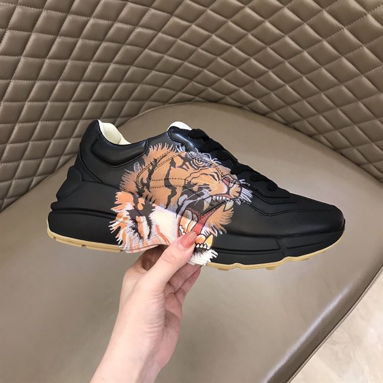 Gvc*1 RHYTON LEATHER SNEAKER WITH TIGER GCC017