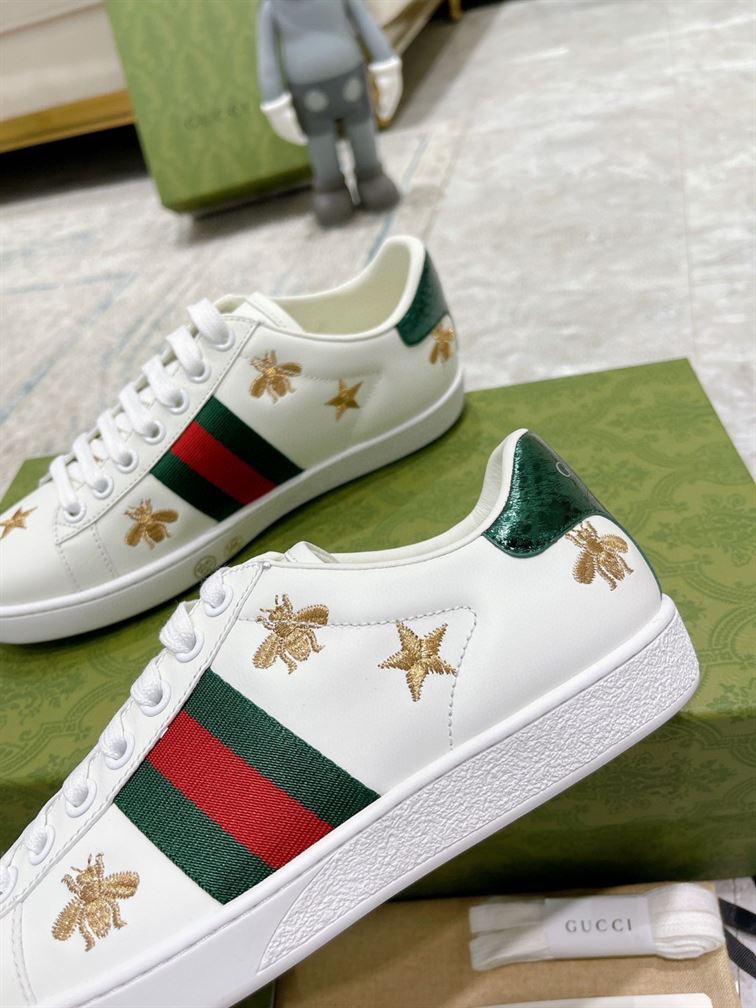 Gvc*1 Dupes Shoes ACE EMBROIDERED SNEAKER WITH BEES AND STARS GCC090