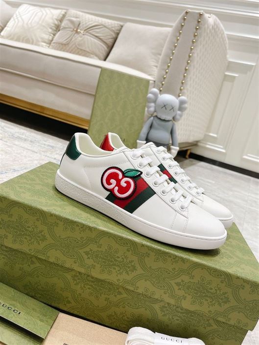 Gvc*1 Dupes Shoes INTERLOCKING G SNEAKERS GCC094