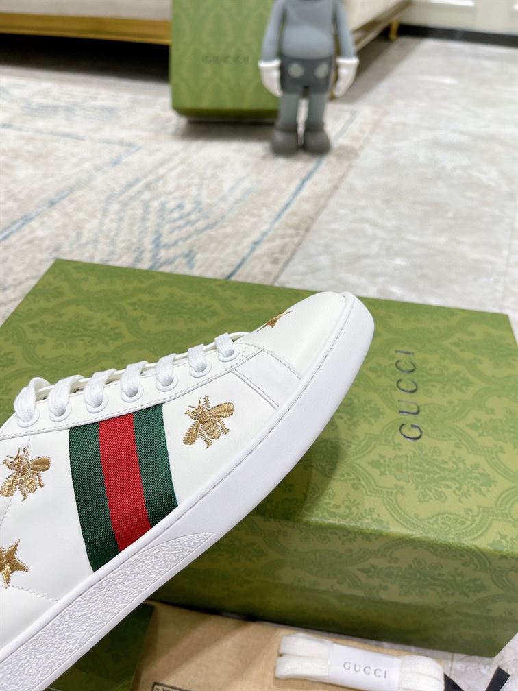 Gvc*1 Dupes Shoes ACE EMBROIDERED SNEAKER WITH BEES AND STARS GCC090