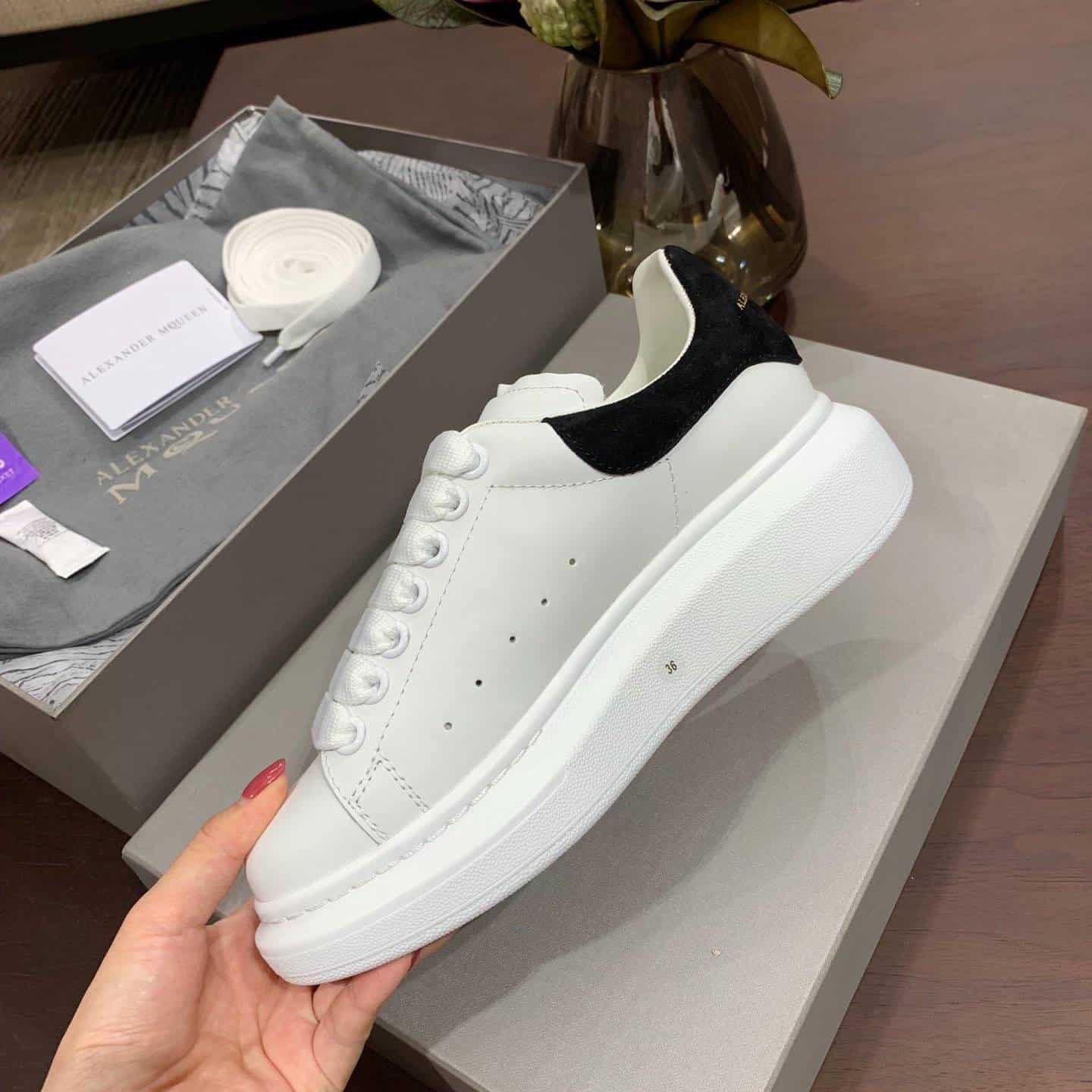 A1exa*der Mcqv*en Sneaker Dupe - AM7