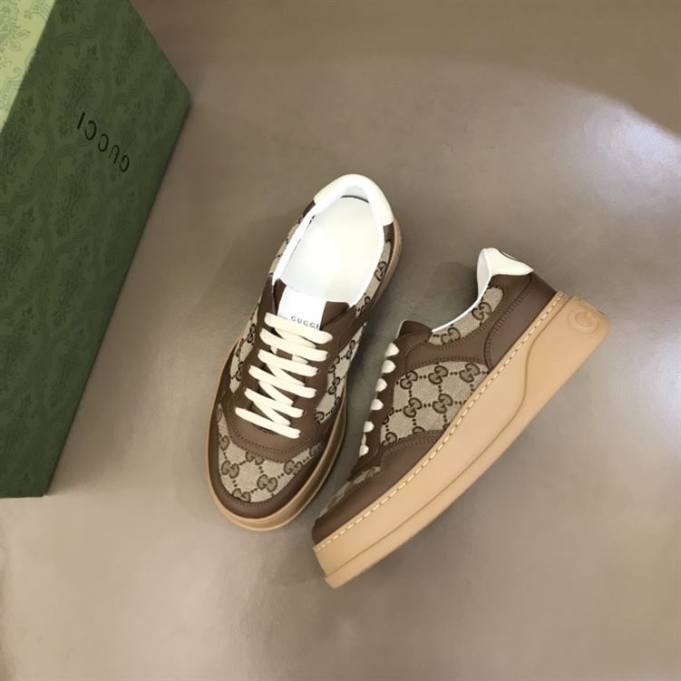 Gvc*1 MEN S GG EMBOSSED SNEAKER   GCC033
