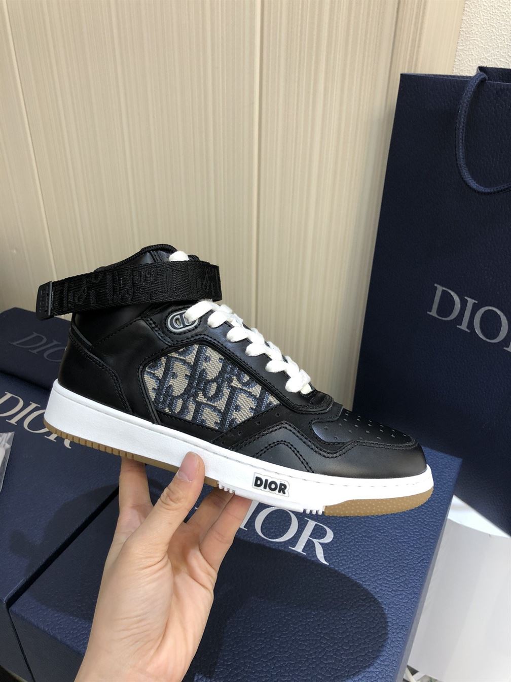 D10r B27 HIGH-TOP SNEAKER   DO006