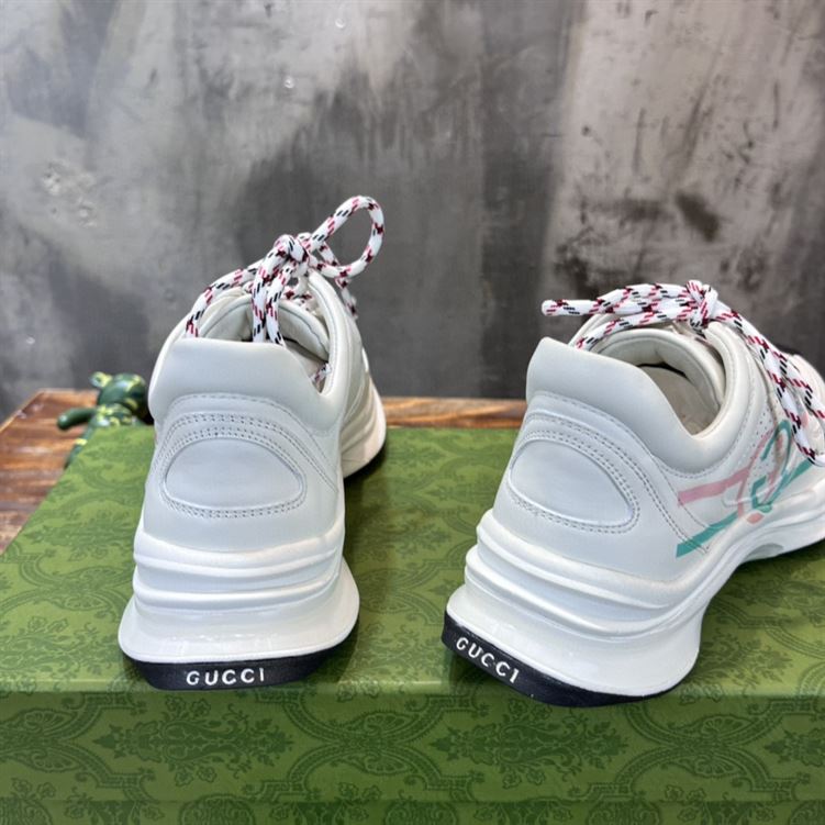 Gvc*1 RUN SIDE-STRIPE SNEAKERS   GCC097