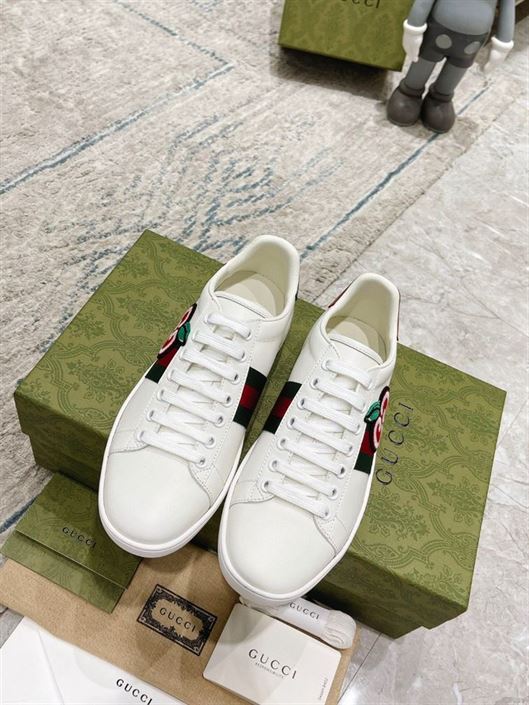 Gvc*1 Dupes Shoes INTERLOCKING G SNEAKERS GCC094