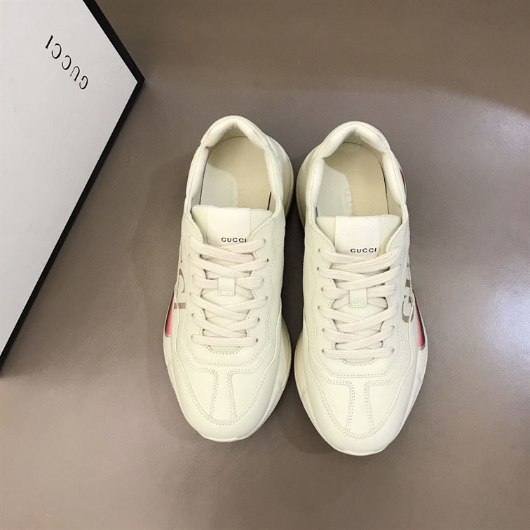 Gvc*1 WOMEN S RHYTON Gvc*1 LOGO LEATHER SNEAKER   GCC008