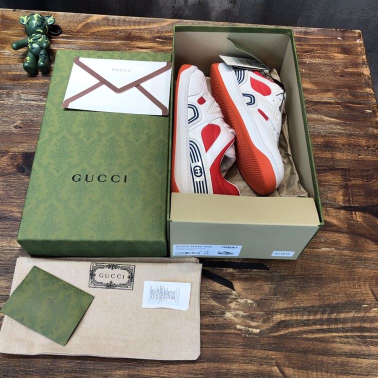 Gvc*1 BASKET SNEAKERS IN WHITE AND RED   GCC031