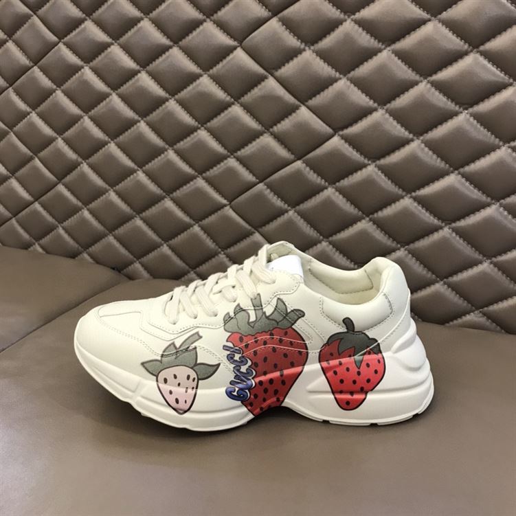 Gvc*1 RHYTON STRAWBERRY SNEAKERS GCC018