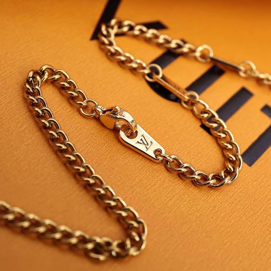 7 Star L0vis Vvtt0n Necklace