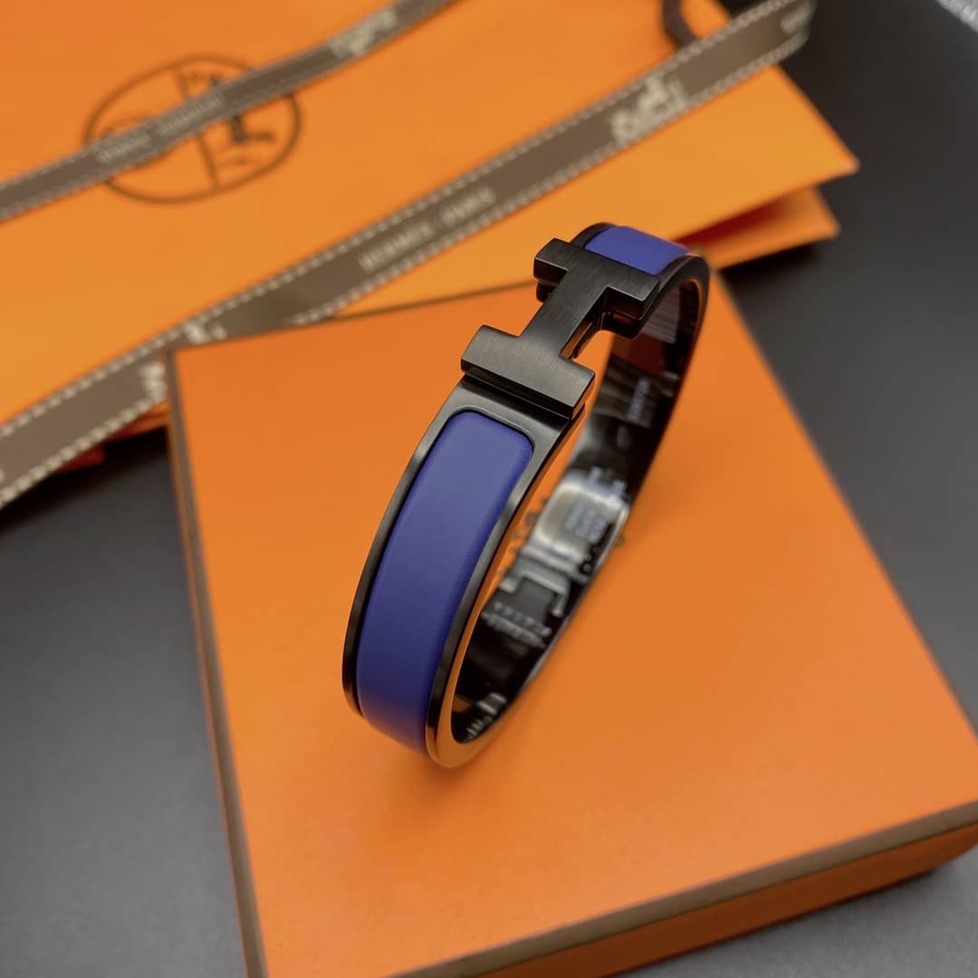 Knockoff H**me5 Logo Bracelet