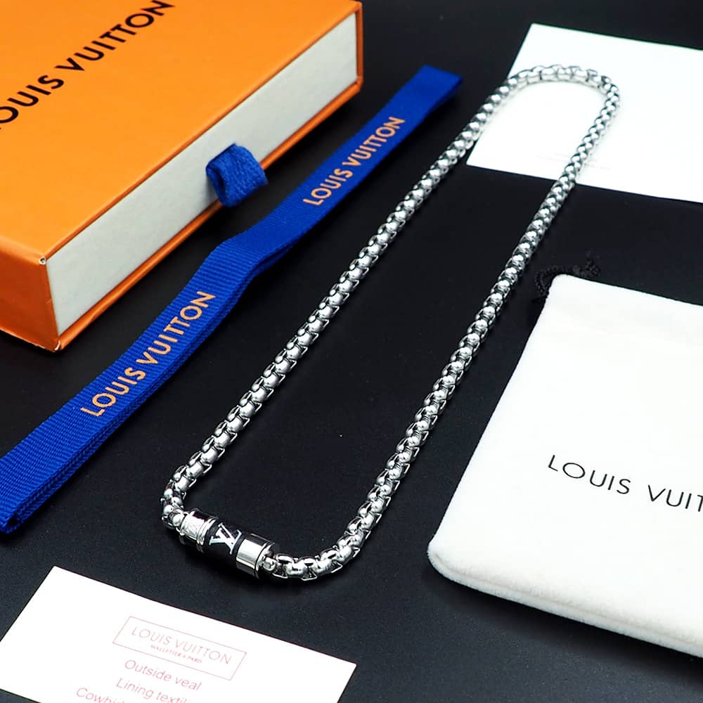 L0vis Vvtt0n Necklace Copy