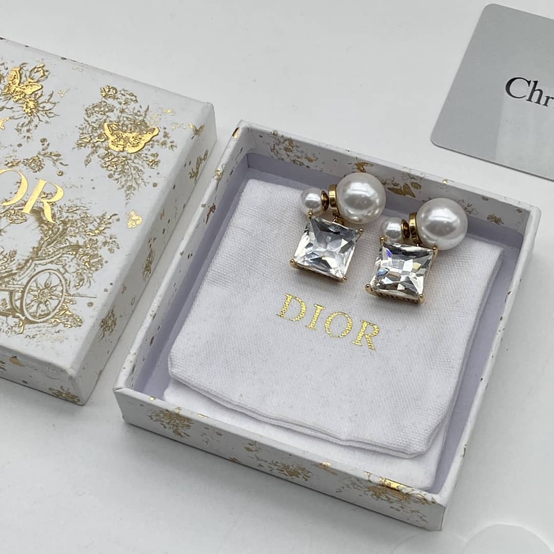 Top Quality Chr1st1an D10r Earring