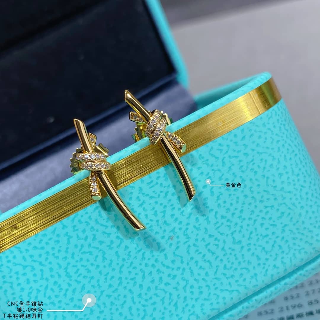 Knockoff T*f*ny Logo Earring