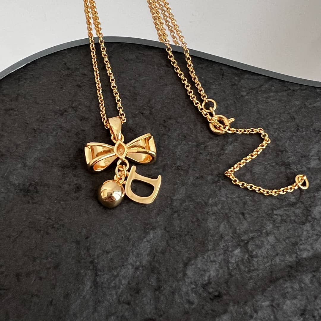 7 Star Chr1st1an D10r Necklace