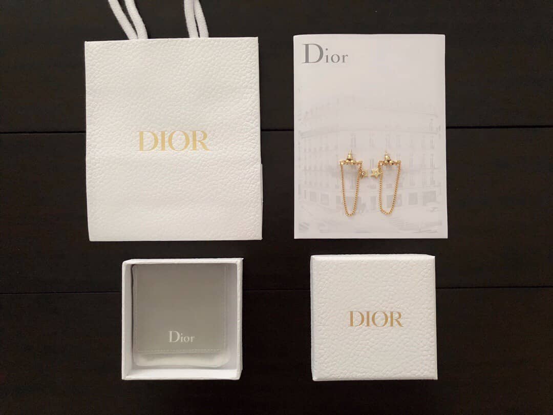 7 Star Chr1st1an D10r Earring