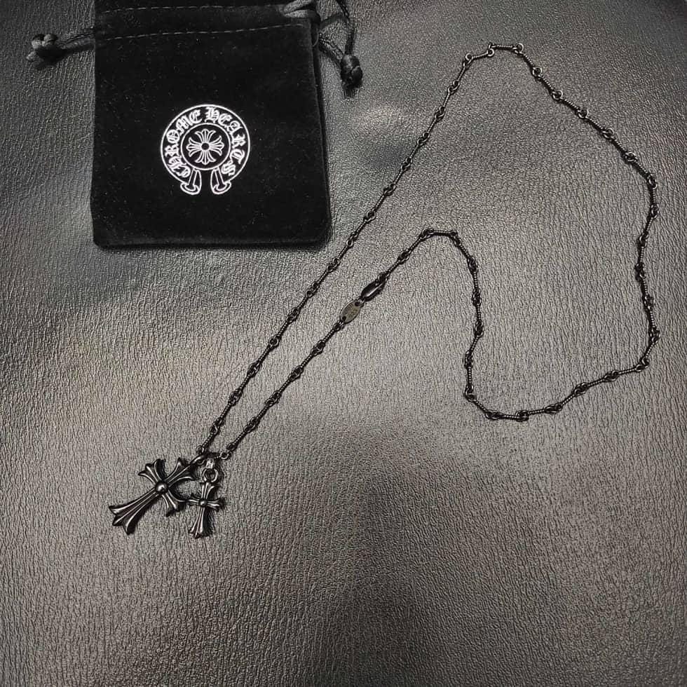 7 Star Ch*0me He**ts Necklace