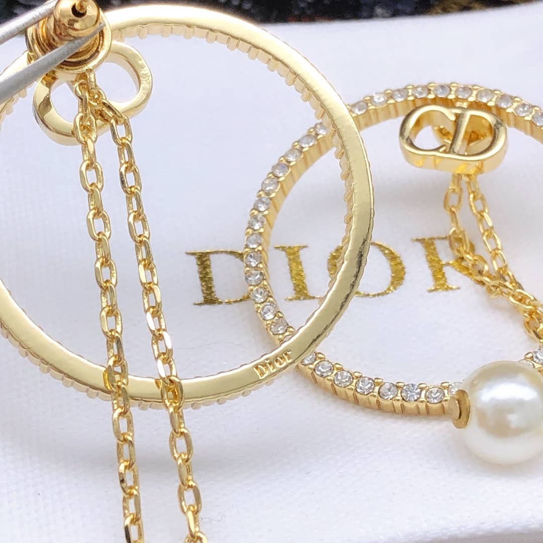 7 Star Chr1st1an D10r Earring