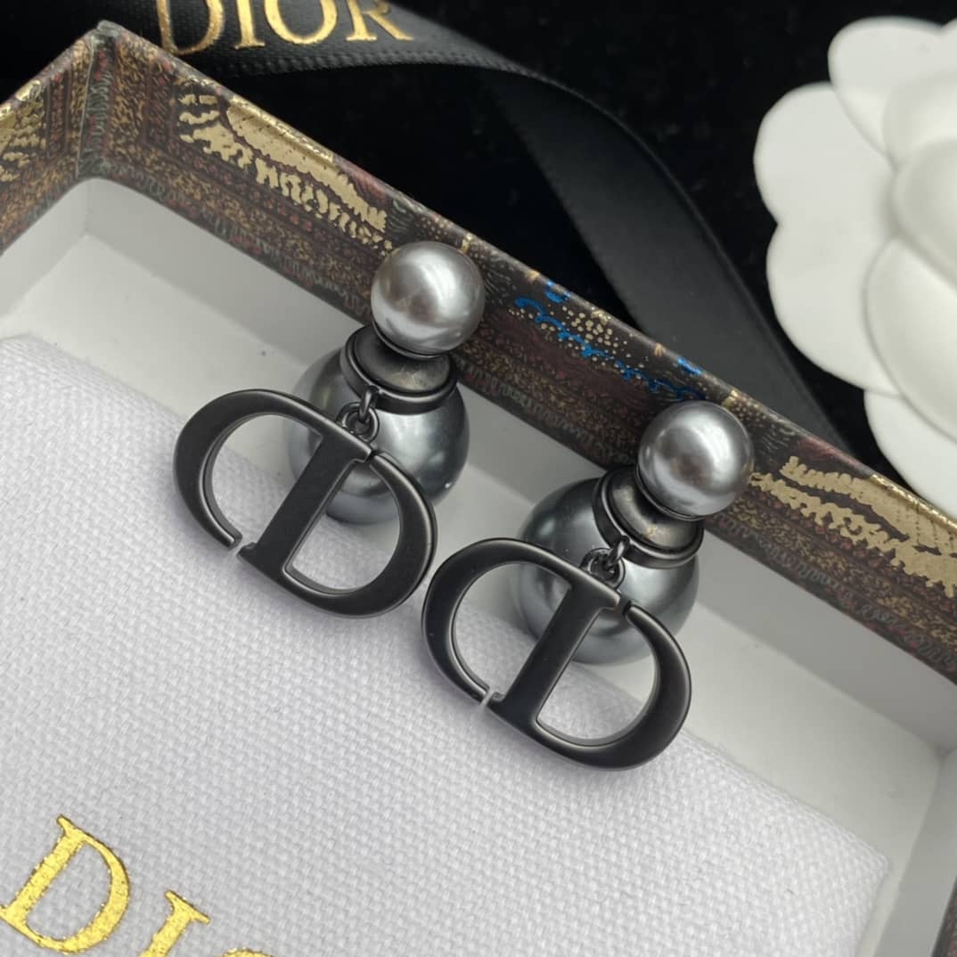 High Quality Chr1st1an D10r Earring