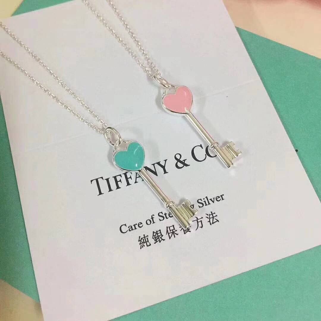 T*f*ny Necklace For Sale