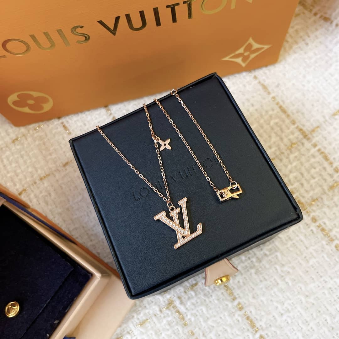 Wholesale L0vis Vvtt0n AAA+ Necklace