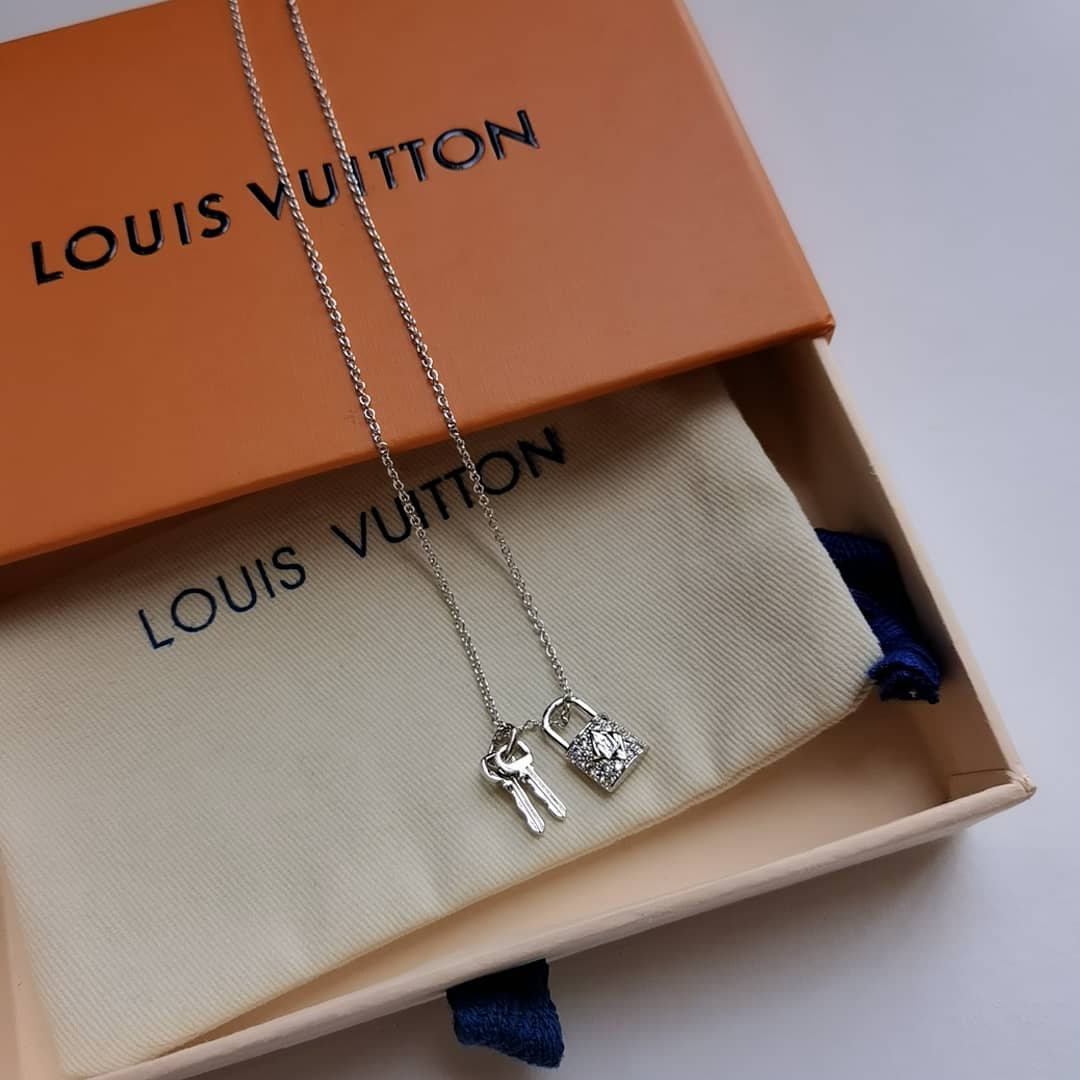 L0vis Vvtt0n Necklace For Sale