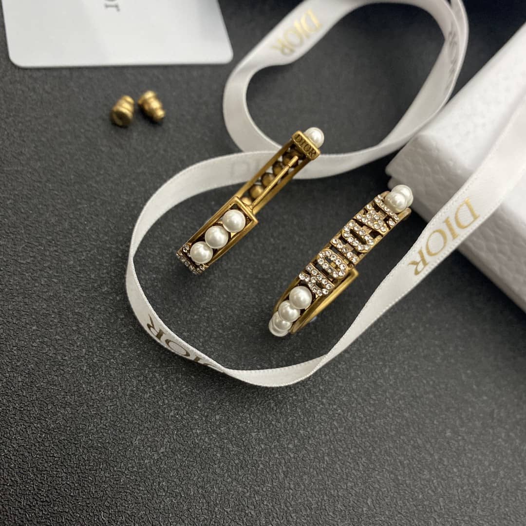 7 Star Chr1st1an D10r Earring
