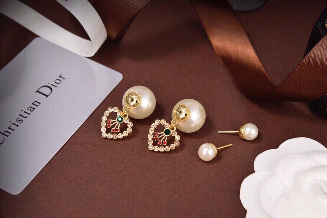 7 Star Chr1st1an D10r Earring
