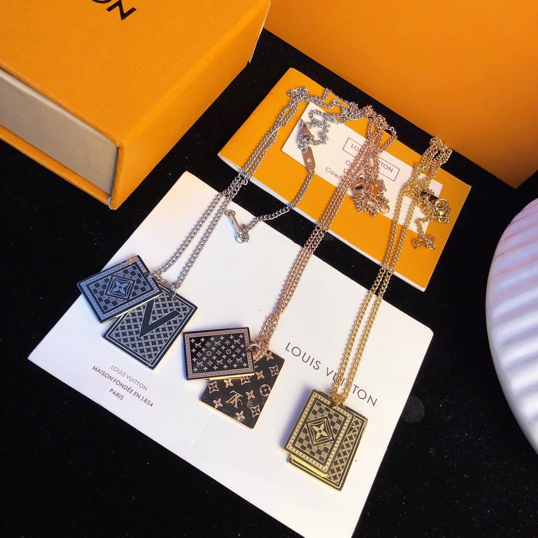 L0vis Vvtt0n Necklace First Copy