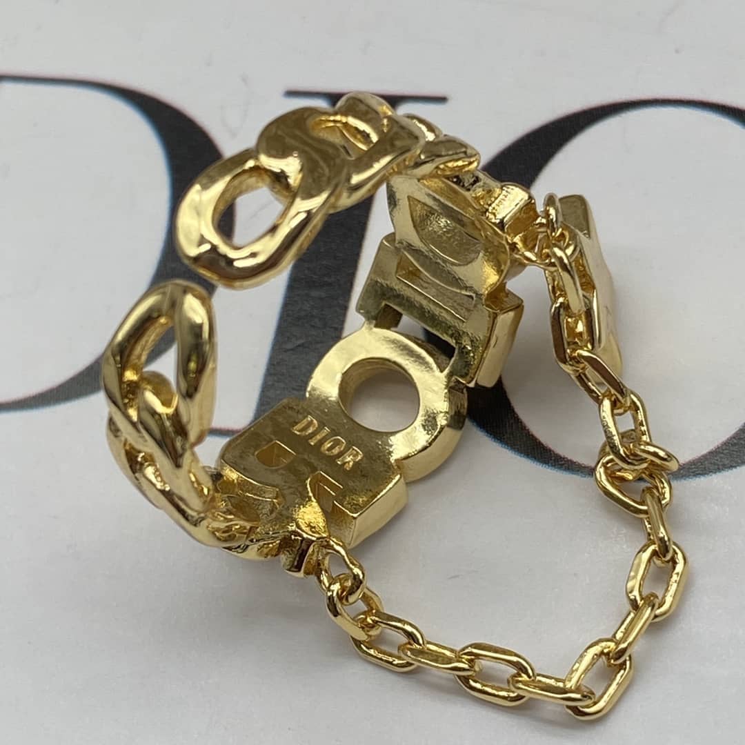 Best Chr1st1an D10r Classic Ring