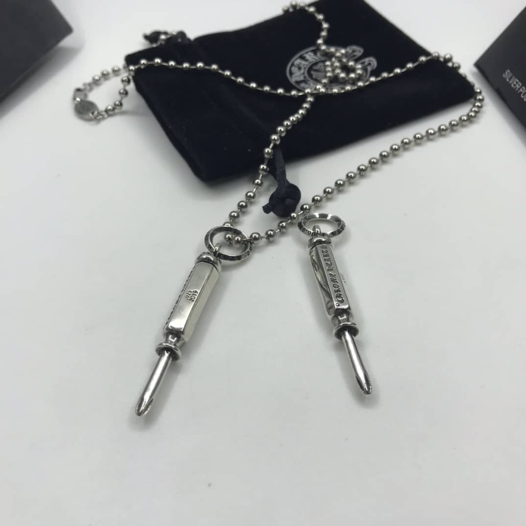 High Quality Ch*0me He**ts Necklace