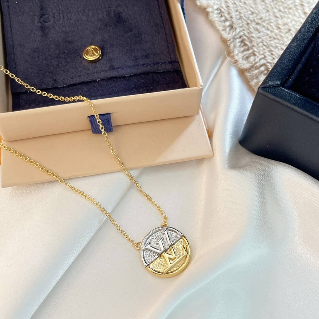 Wholesale L0vis Vvtt0n AAA+ Necklace