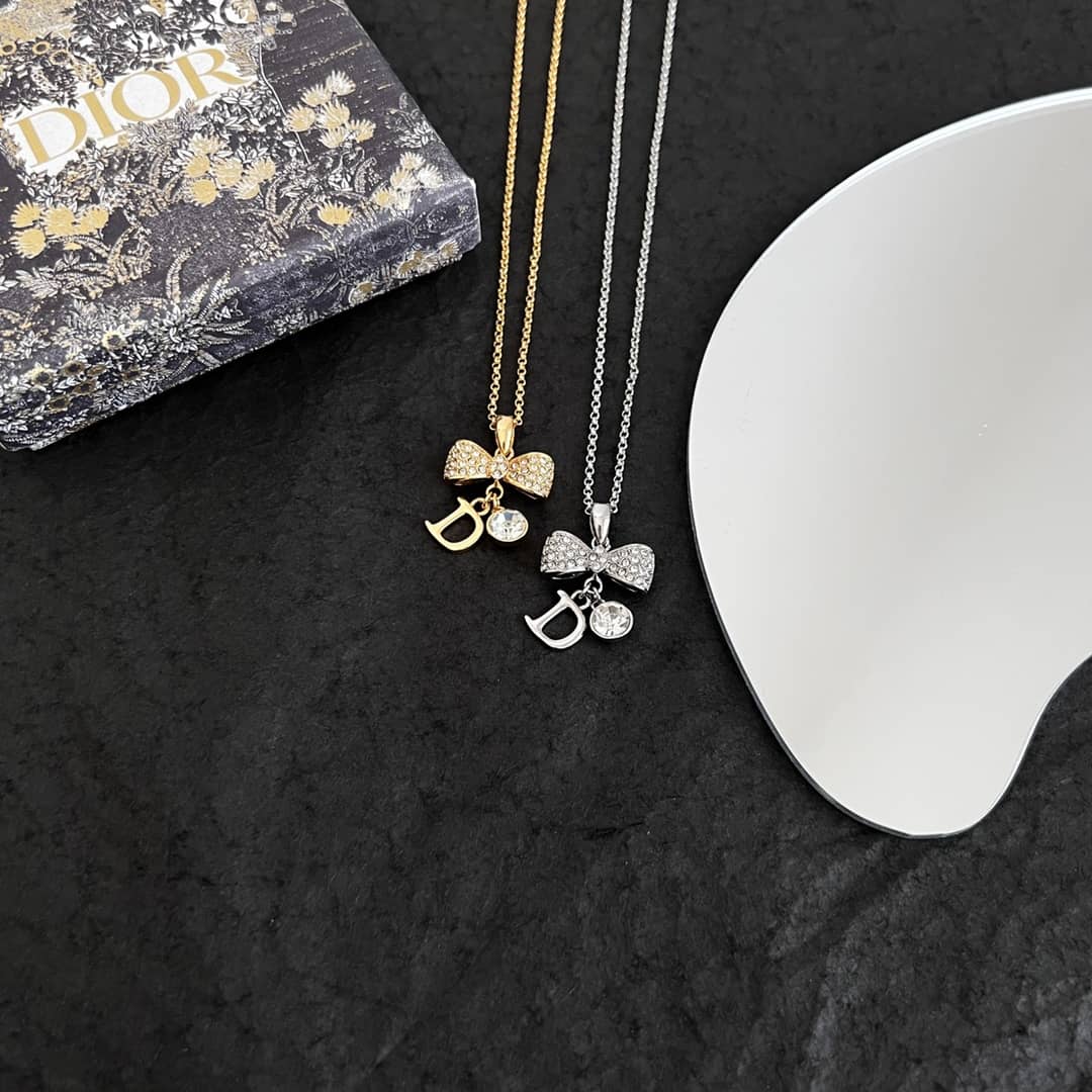 7 Star Chr1st1an D10r Necklace