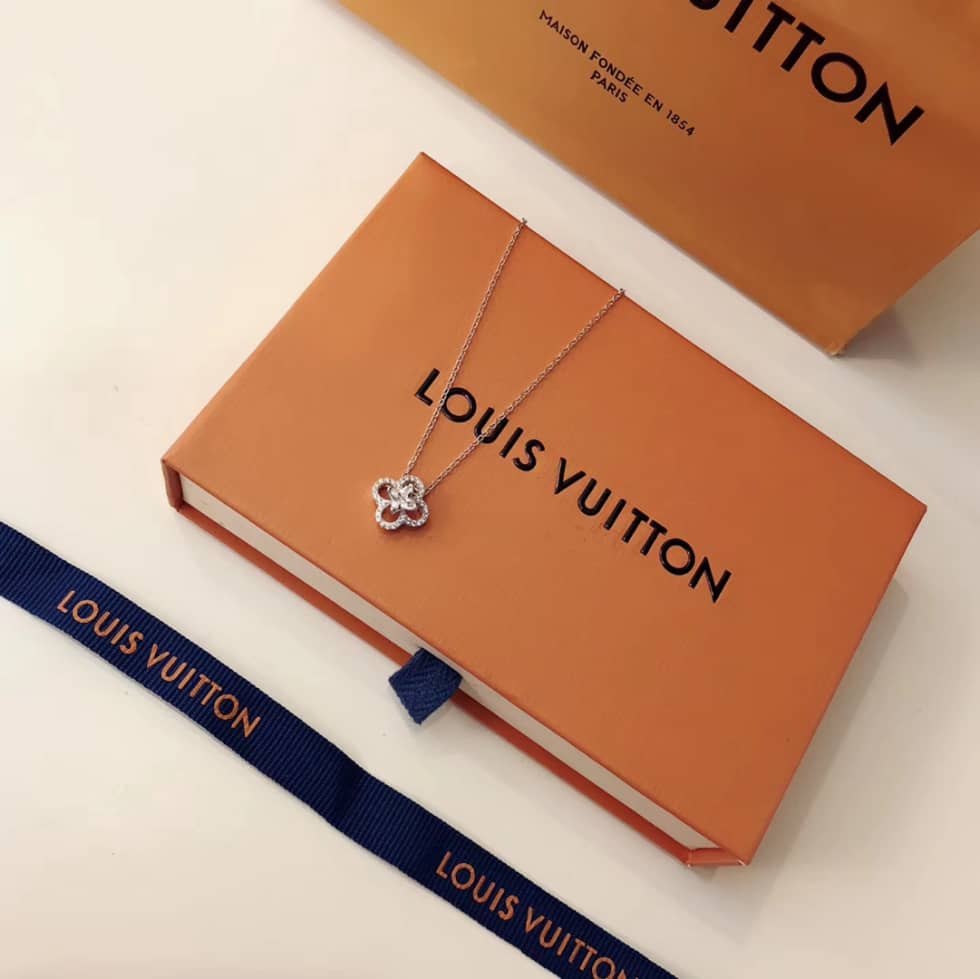 Knockoff L0vis Vvtt0n Logo Necklace