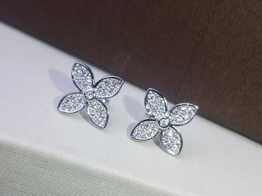 L0vis Vvtt0n Earring For Sale
