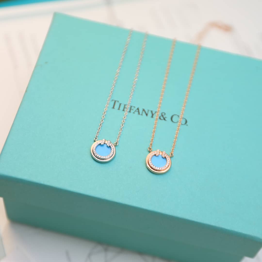 T*f*ny Necklace For Sale
