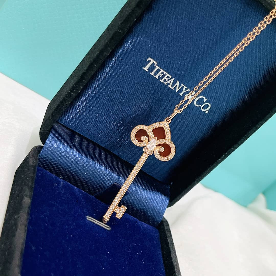 7 Star T*f*ny Necklace