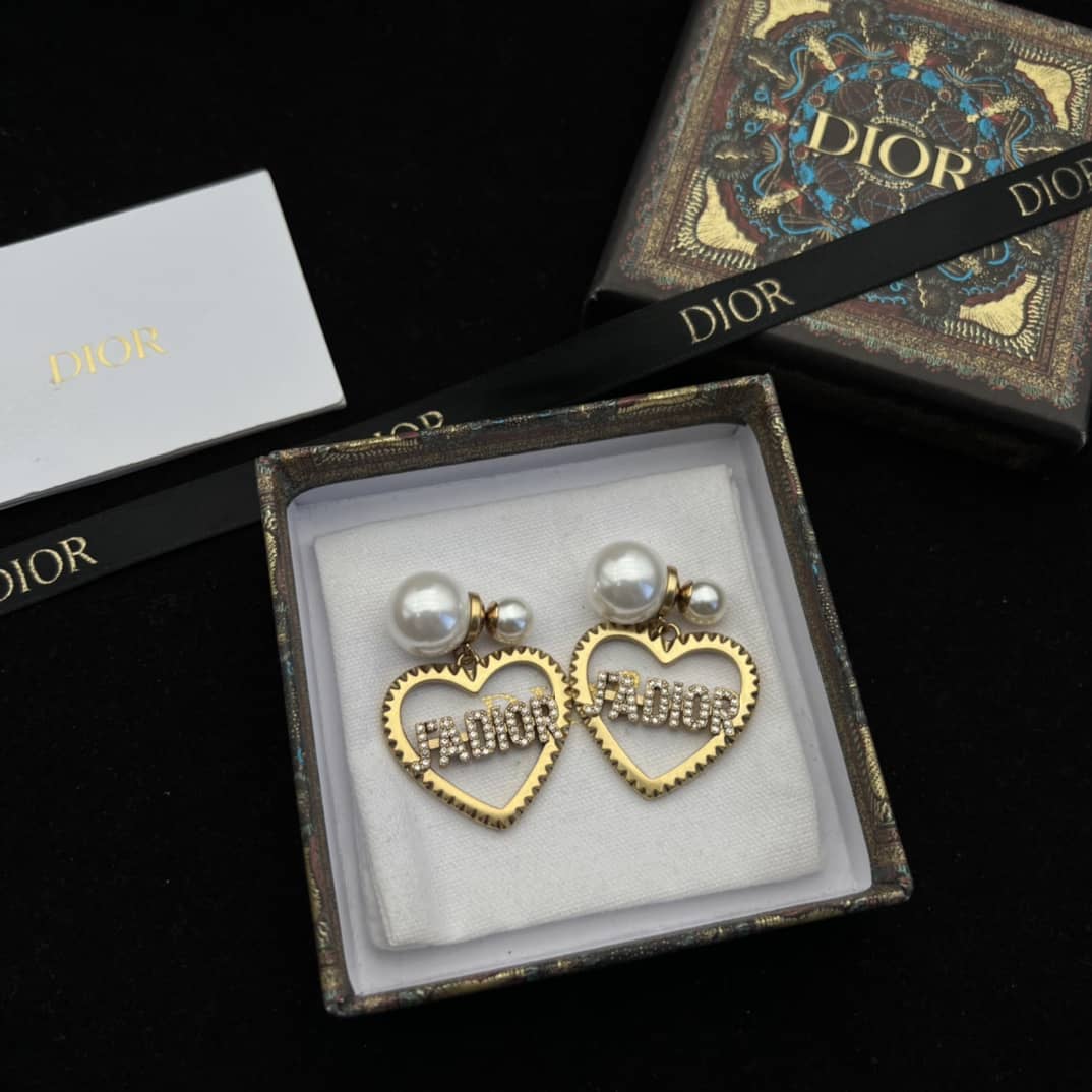 Best Chr1st1an D10r Classic Earring