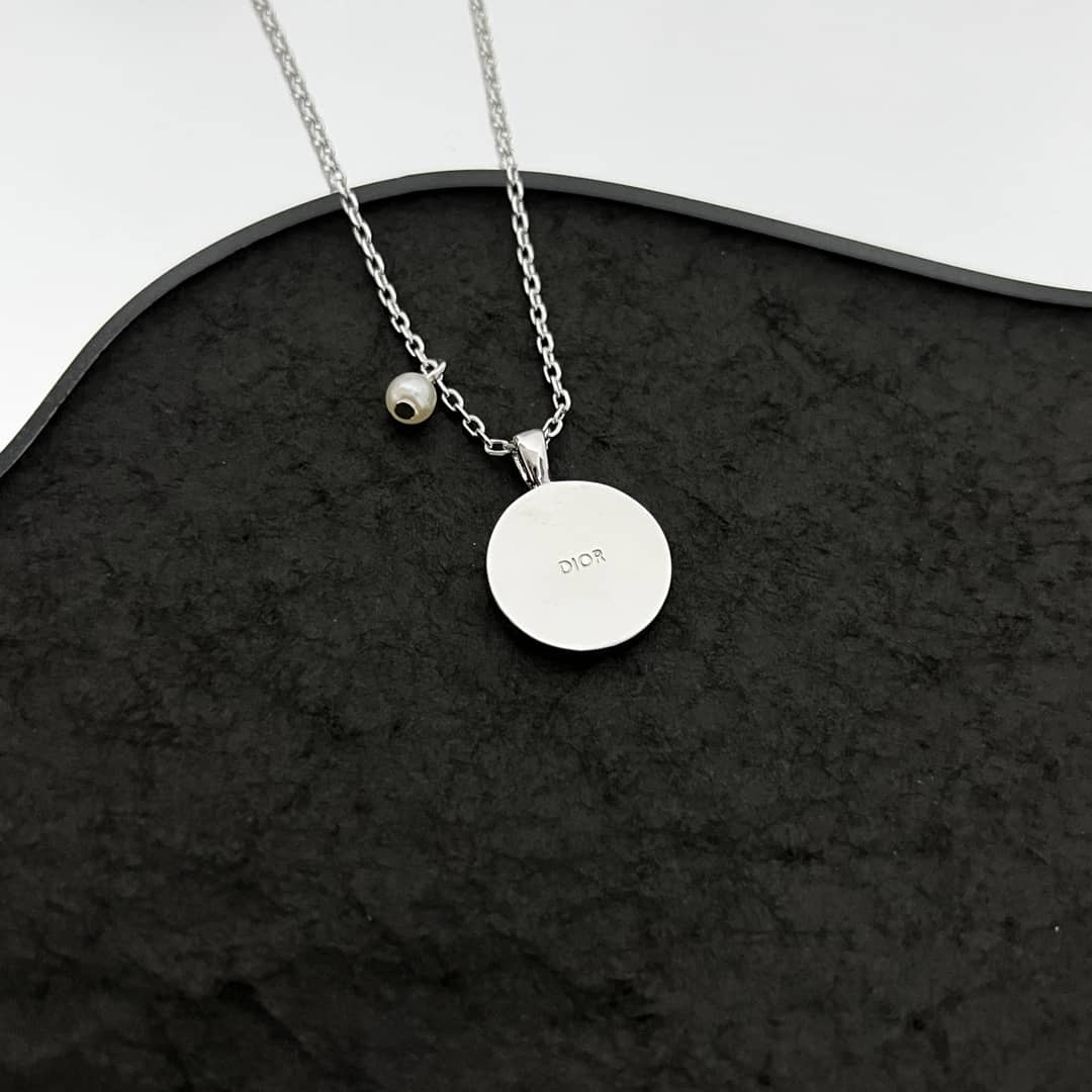 Luxury Chr1st1an D10r Classic AAA+ Necklace